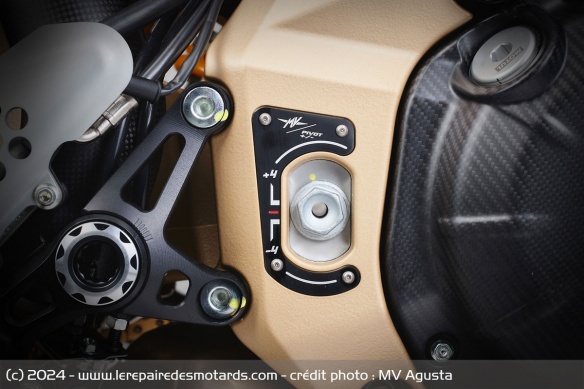 Sportive MV Agusta Superveloce 1000 Serie Oro