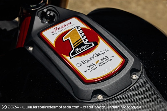Plaque de réservoir de l'Indian FTR X RSD Super Hooligan