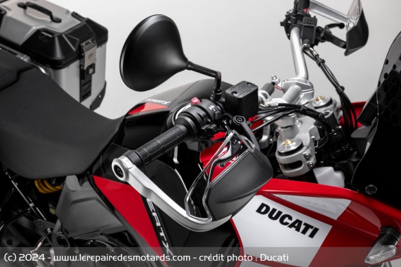 Trail Ducati DesertX Discovery