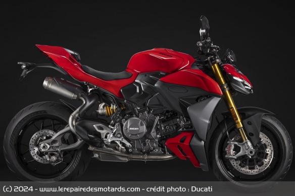 Roadster Ducati Streetfighter V2 2025 Roadster Ducati Streetfighter V2 2025