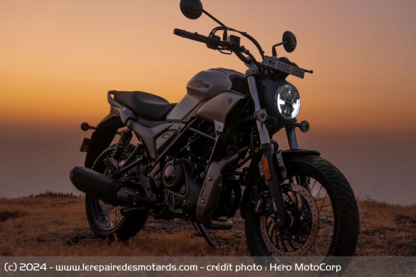 Roadster Hero Mavrick 440