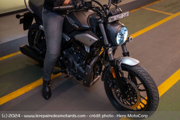 Roadster Hero Mavrick 440