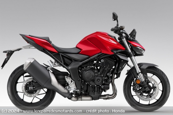 C'est une version révisée du 4 cylindres de la Fireblade 2017 qui a été utilisé sur la Hornet C'est une version révisée du 4 cylindres de la Fireblade 2017 qui a été utilisé sur la Hornet