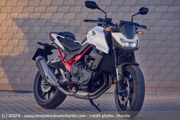 Roadster Honda CB750 Hornet 2025 Roadster Honda CB750 Hornet 2025