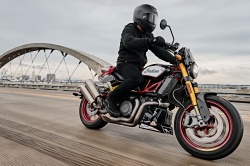 Roadster Indian FTR X RSD Super Hooligan