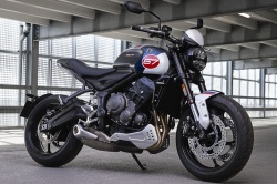 Roadster Triumph Trident Triple Tribute