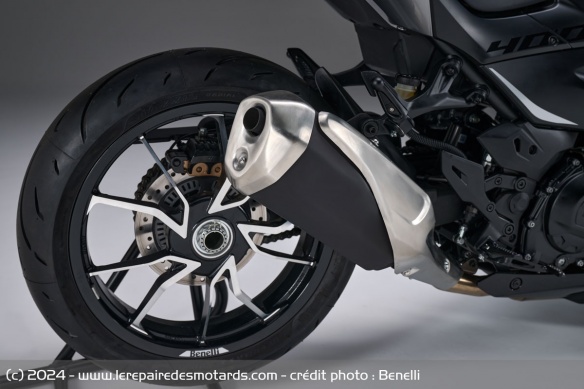 Sportive Benelli Tornado 400 Sportive Benelli Tornado 400
