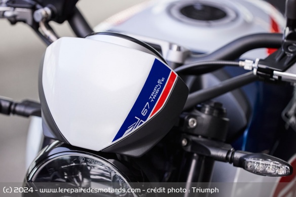 Le saute-vent de la Triumph Trident Triple Tribute