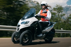 Scooter 3-roues Piaggio MP3 310