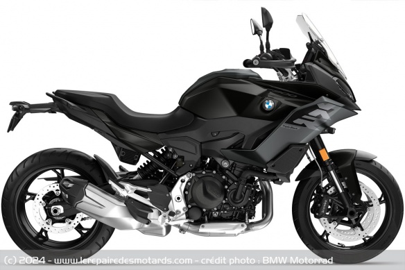 Sport tourer BMW F 900 XR Triple Black Sport tourer BMW F 900 XR Triple Black