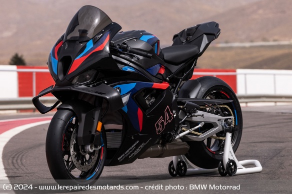 Sportive BMW Motorrad M 1000 RR Sportive BMW Motorrad M 1000 RR