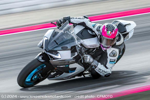 Sportive CFMoto 675SR-R Sportive CFMoto 675SR-R