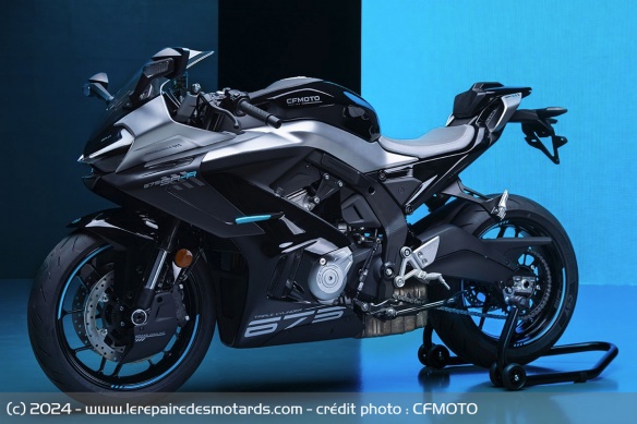 La CFMOTO 675SR-R se précise La CFMOTO 675SR-R se précise