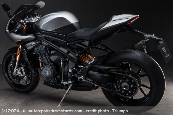 Sportive Triumph Speed Triple 1200 RR Breitling Sportive Triumph Speed Triple 1200 RR Breitling