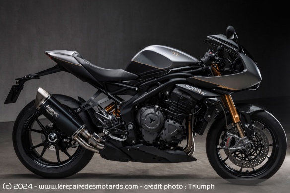 Sportive Triumph Speed Triple 1200 RR Breitling Sportive Triumph Speed Triple 1200 RR Breitling