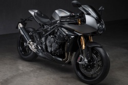 Sportive Triumph Speed Triple 1200 RR Breitling