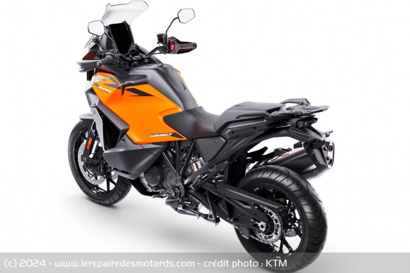 L'ergonomie de la KTM 1390 Super Adventure S EVO est ajustables L'ergonomie de la KTM 1390 Super Adventure S EVO est ajustables