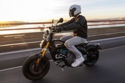 Le BMW CE-02 à moins de 100 euros par mois