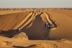 Cerutti et Botturi se neutralisent dans la même dune - Crédit photo : Africa Eco Race