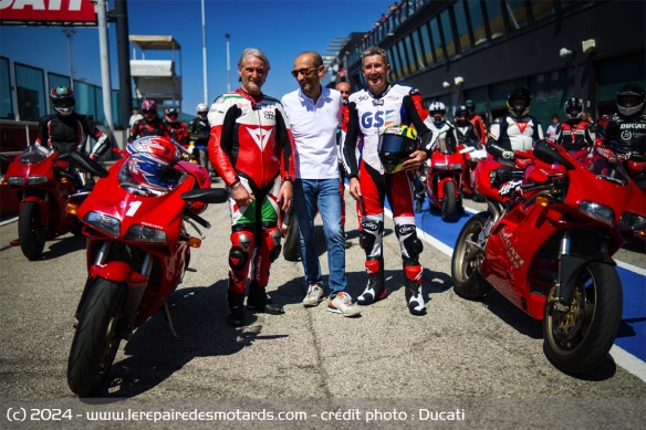 Fogarty, Domenicali et Bayliss lors de la parade des 916 Fogarty, Domenicali et Bayliss lors de la parade des 916