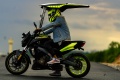 Un toit protéger pluie à moto
