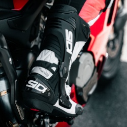 Bihr distribue les bottes moto Sidi