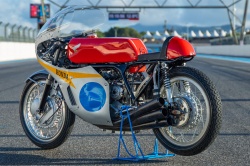 La Honda RC174 Replica certifiée FIM - Crédit photo : Sunday Ride Classic