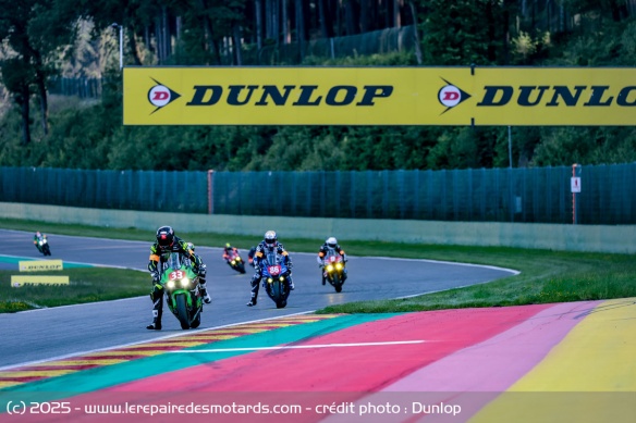 Dunlop est le seul manufacturier de Superstock depuis la saison 2022 Dunlop est le seul manufacturier de Superstock depuis la saison 2022