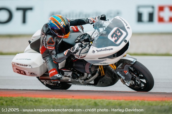 La série BaggerGP s'appuiera sur des Road Glide préparées par le team Factory Racing du constructeur La série BaggerGP s'appuiera sur des Road Glide préparées par le team Factory Racing du constructeur