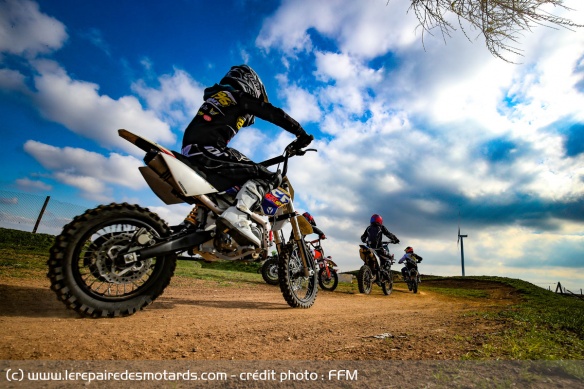 Motocross, enduro, vitesse, trial... différentes disciplines sont proposées