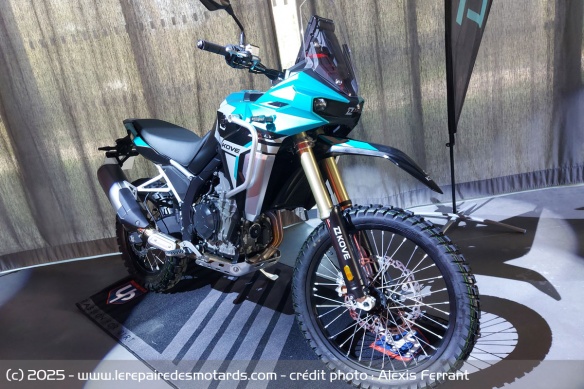 La version offroad du trail Kove, la 800X Adventure, arrivera plus tard dans l'année La version offroad du trail Kove, la 800X Adventure, arrivera plus tard dans l'année