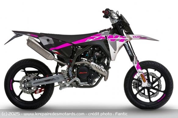 Motard Fantic XMF 125 Performance PINK Edition Motard Fantic XMF 125 Performance PINK Edition