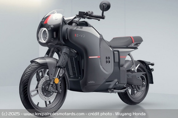 L'E-VO revisite le style café racer L'E-VO revisite le style café racer