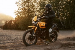 Moto Triumph Scrambler 400 XC