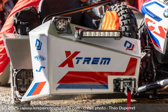Side-car off-road BMW F900GS par DJ Side Cars