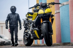 Roadster Fantic Stealth 125