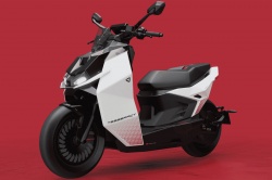 Le scooter électrique Ultraviolette Tesseract