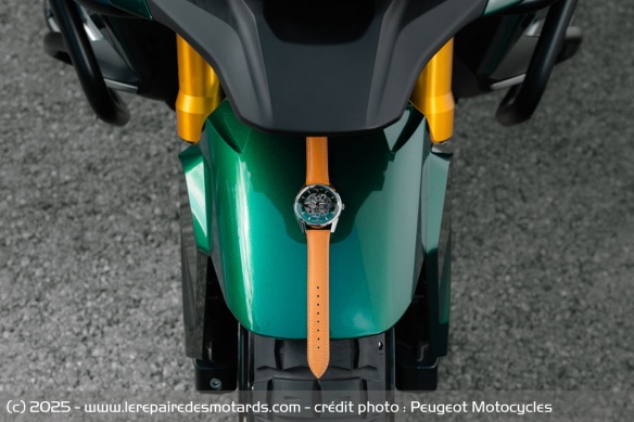 Le scooter est vendu avec sa montre LIP Himalaya squelette
