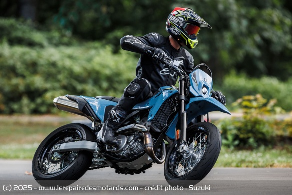 Le supermotard Suzuki DR-Z4S