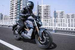 VMoto revoit sa grille tarifaire à la baisse