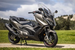 Baisse de prix pour les maxi-scooters Kymco