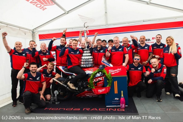 Harrison hérite du succès sur le Senior TT, interrompu hier après un tour