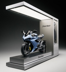 Norton soigne le style de ses showrooms