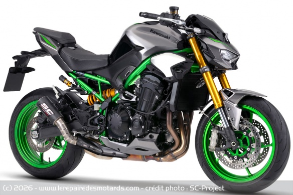 La Kawasaki Z900 sera la premi&egrave;re moto concern&eacute;e avec le silencieux CR-T M2