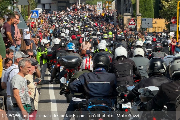 La parade a r&eacute;uni plus de 1.500 Guzzi de toutes les &eacute;poques