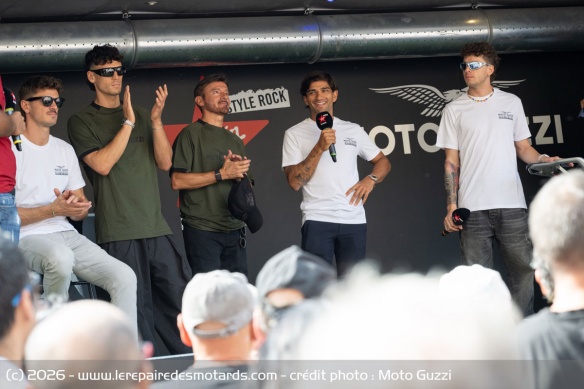 Les pilotes Aprilia se sont joint aux festivit&eacute;s