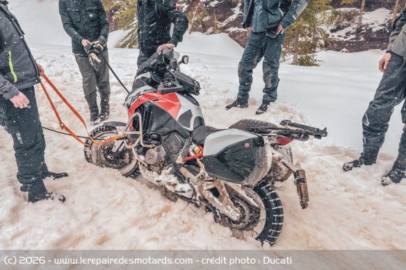 Avant le sable de Merzouga, il a aussi fallu affronter les neige de l'Atlas