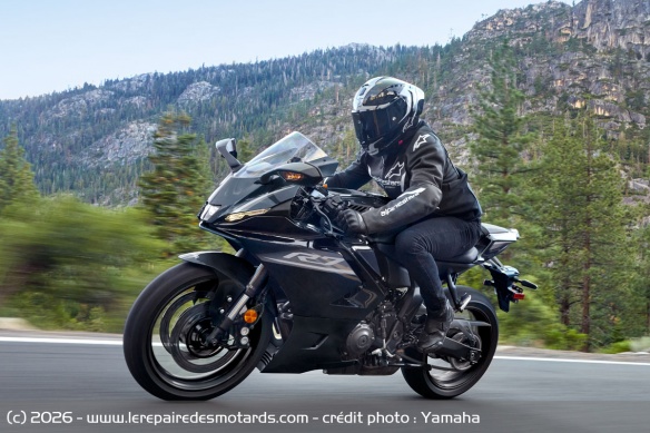 La Yamaha R7 d&eacute;barque en concessions