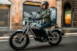 La moto &eacute;lectrique Royal Enfield se montre en Europe
