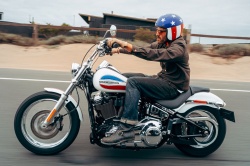 Harley-Davidson relance la Super Glide